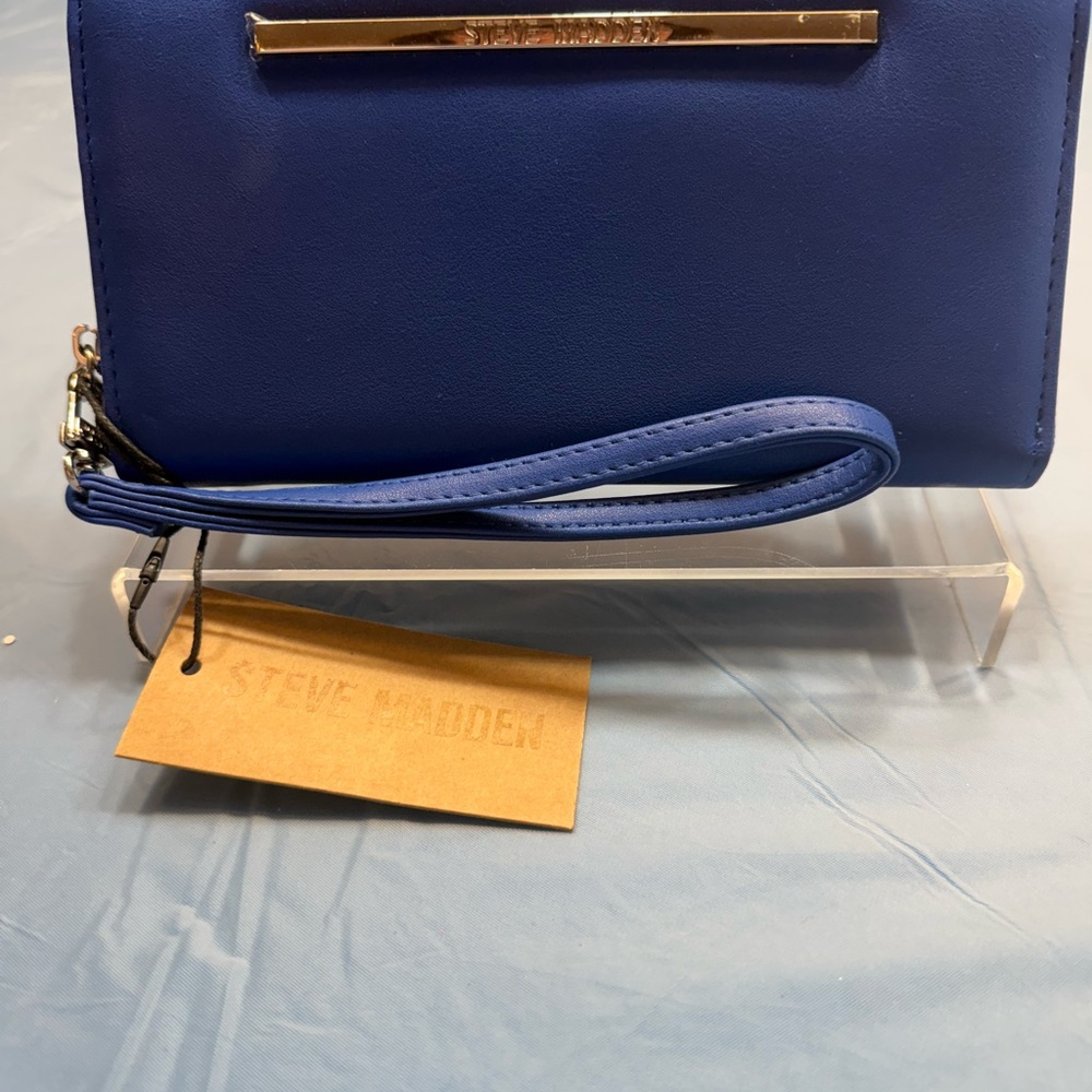 Steve Madden Royal Blue Wristlet Clutch - Picture 2 of 8
